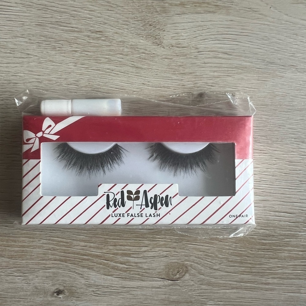 Red + Aspen Luxe False Lash Set. Bundle of six unused faux lashes! NEW! - Picture 5 of 7